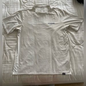 Patagonia Men’s Athletic T shirt, White, Size Medium, Brand New